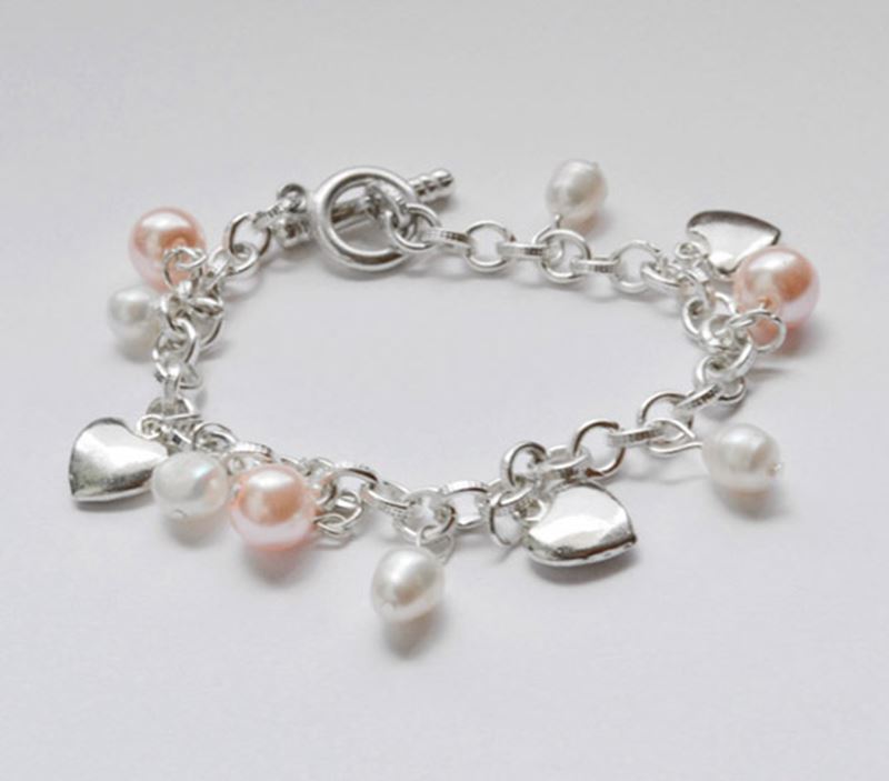 Armband - Armband Sötvattenspärlor och hjärtan